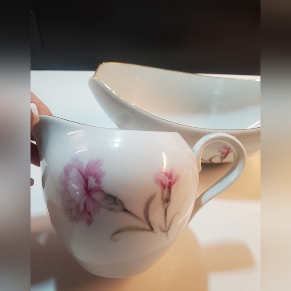 Fine China Royal Court , Carnation, Japan, Cream and Gravy Boat set, Vintage - Picture 9 of 12